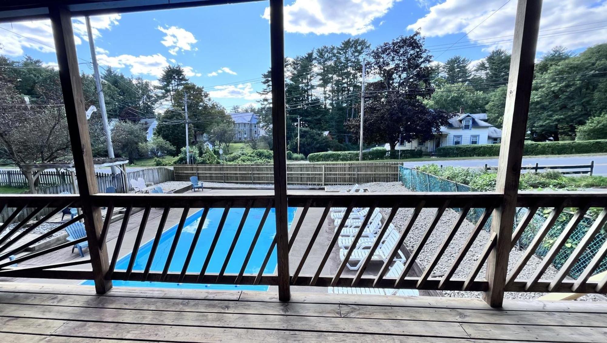 Motel Luzerne レイク・ルザーン エクステリア 写真