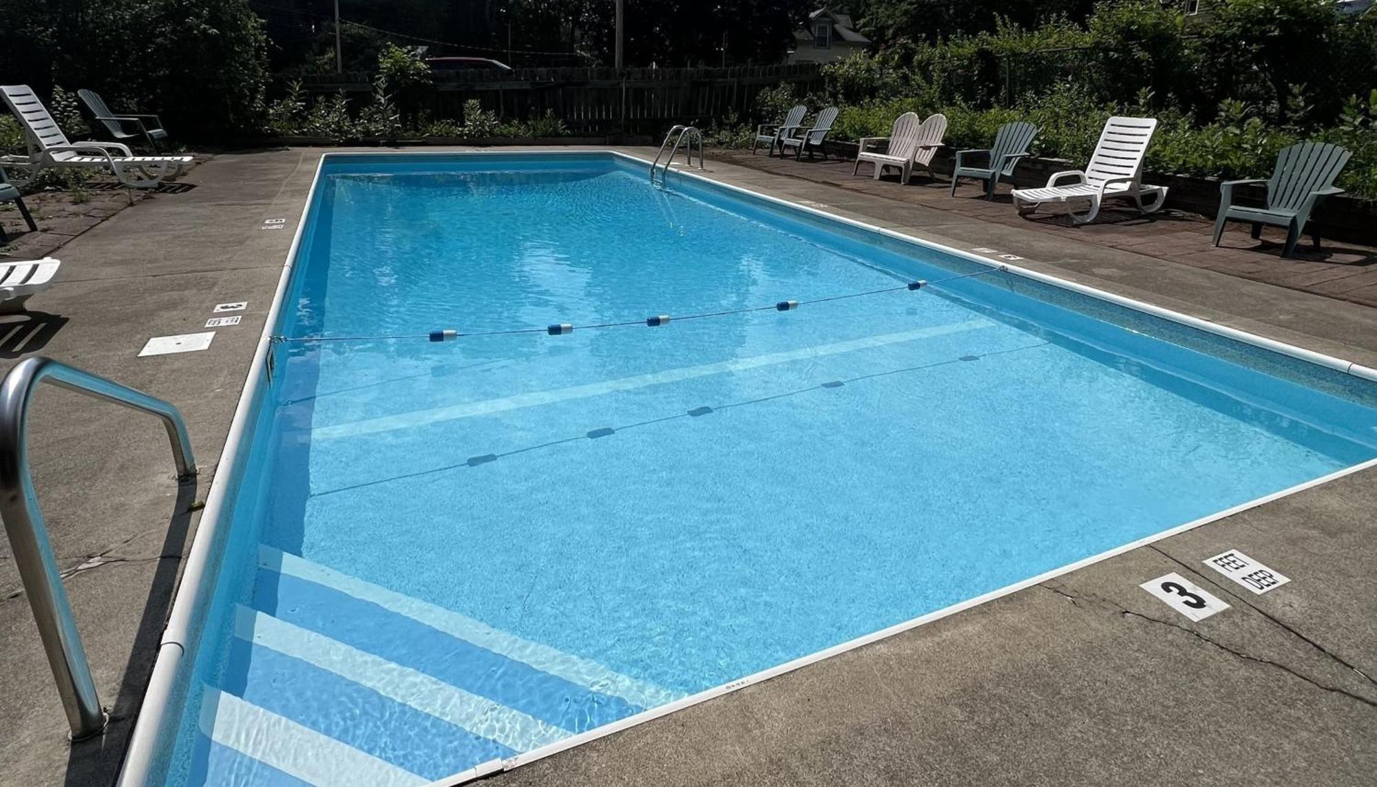 Motel Luzerne レイク・ルザーン エクステリア 写真