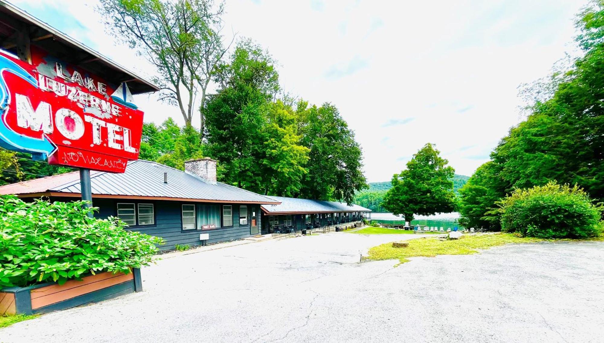 Motel Luzerne レイク・ルザーン エクステリア 写真